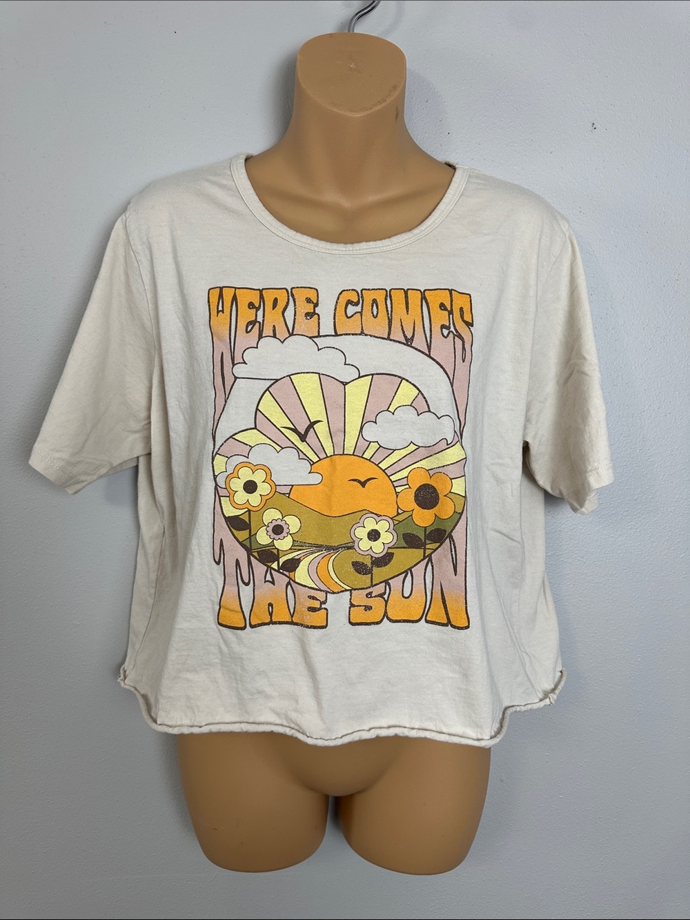 Vintage-Inspired 'Here Comes The Sun' Cream Graphic Tee